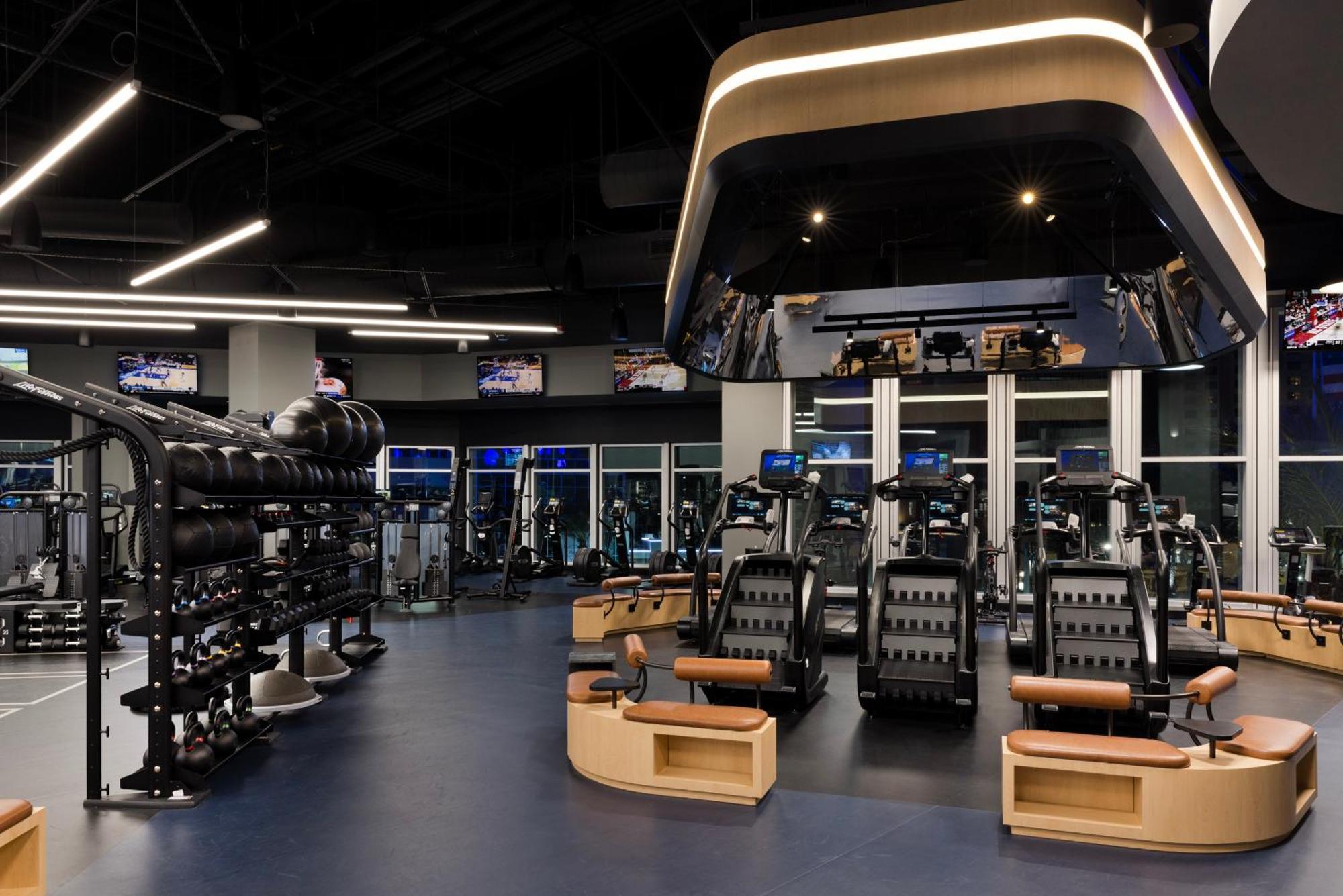 Fontainebleau Las Vegas Esterno foto The Fitness Center at the 2019 Texas Longhorn Center