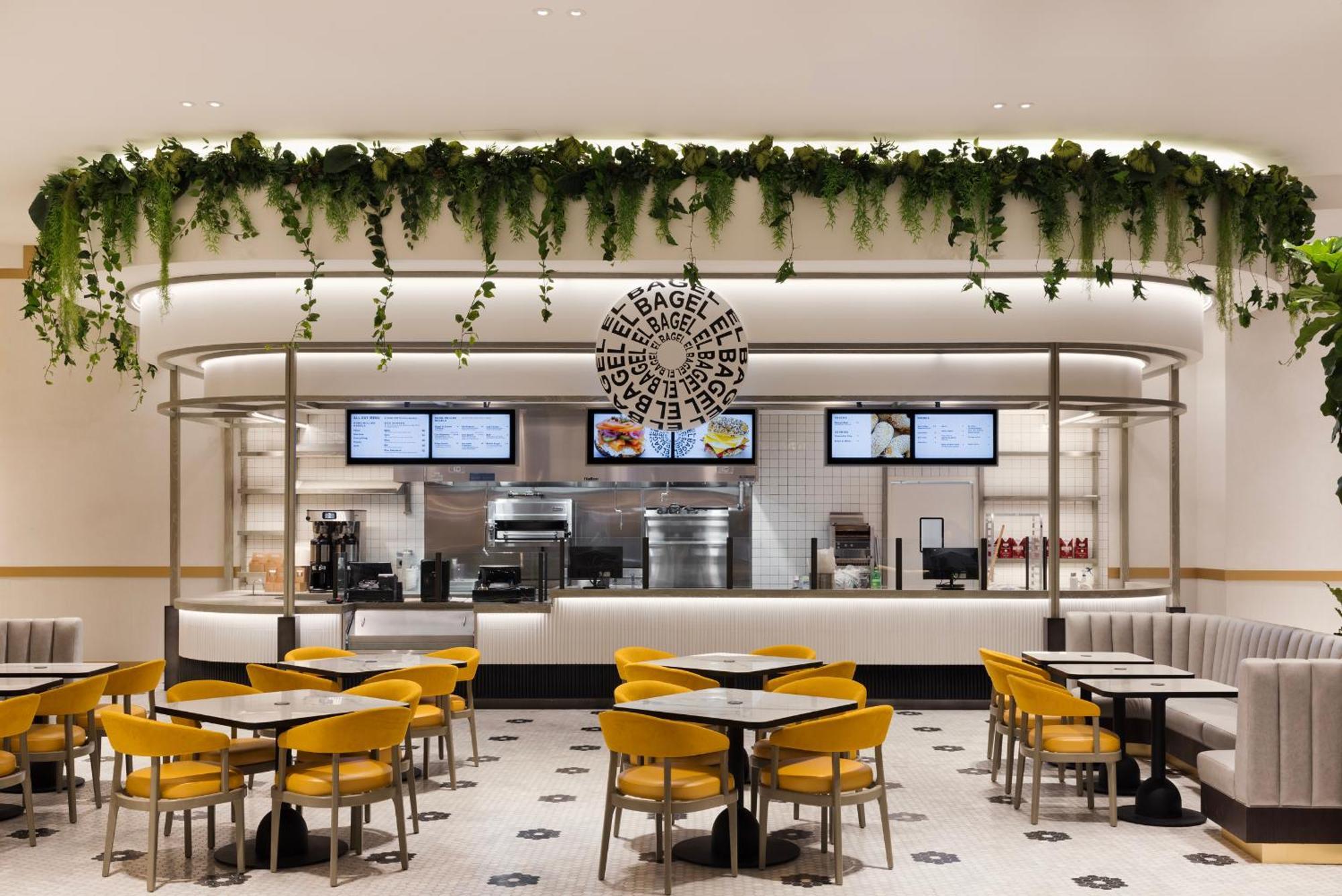 Fontainebleau Las Vegas Esterno foto Interior of a MOS Burger restaurant in Tokyo