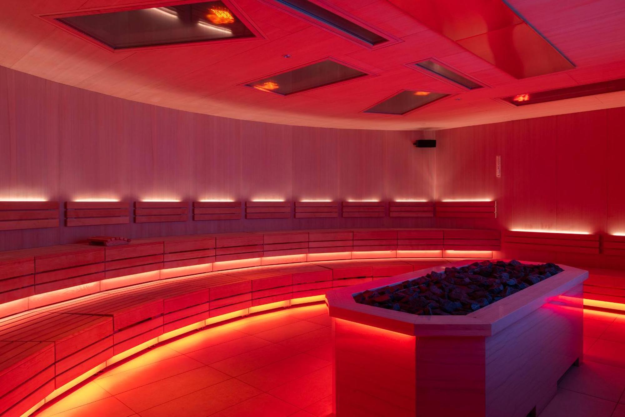 Fontainebleau Las Vegas Esterno foto A modern Finnish sauna